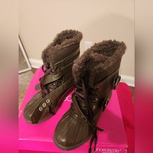 Brown female winter boots